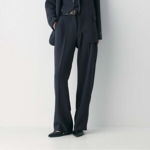 Aritzia Effortless Pant Navy (Size 00)